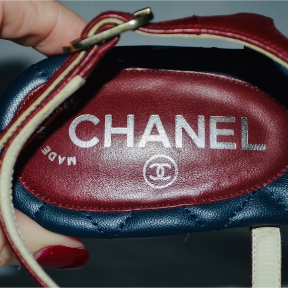 AUTHENTIC CHANEL SANDALS - Picture 7 of 9